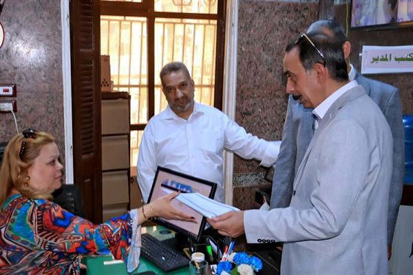 محافظ سوهاج يتفقد المركز التكنولوجي لخدمة المواطنين وسوق جرجا الحضري 