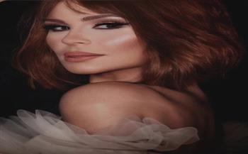 كارول سماحة تروج لأحدث أعمالها الغنائية مع عزيز الشافعي 