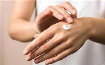 للأمهات الجدد.. طرق لاستعادة نضارة جلدك بعد الولادة من اليدين للكعبين