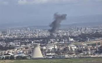 إعلام الاحتلال: إصابة إسرائيلي جراء سقوط شظايا صاروخية على منطقة في حيفا