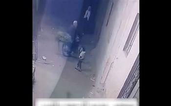 كشف ملابسات فيديو تضمن محاولة شخص دهس طفلا عمدا بدراجته النارية بقنا.. وضبط الجاني