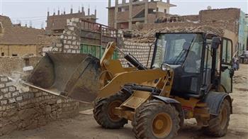 محافظ أسوان يتابع نتائج إزالة التعديات ضمن المرحلة الثالثة للموجه الـ 28