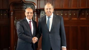 وزير الخارجية ونظيره الروسي يؤكدان مواصلة تعزيز التعاون الثنائي تنفيذا لتوجيهات الرئيس السيسي وبوتين