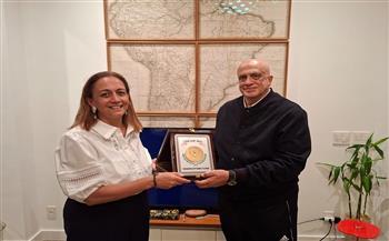 السفارة المصرية في البرازيل تستقبل وتكرم بعثة منتخب مصر للسلاح برئاسة طارق الحسيني