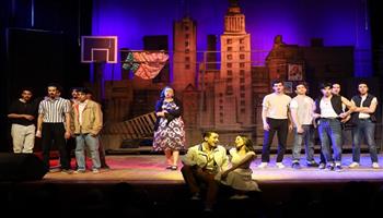 مهرجان المسرح العالمي الـ 41| الحلم الأمريكي يضيع في عرض «الحي الغربي»