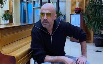 الملحن محمد يحيى يتعرض لإصابة بكسر في القدم