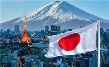 الين يتراجع إلى ما دون 160 للدولار وسط ضغوط السياسة النقدية والتوترات الجيوسياسية 