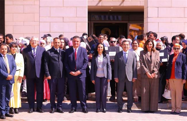 بحضور وزيرة التضامن الاجتماعي.. توزيع 50 "لاب توب ناطق" للطلاب ذوي الإعاقة البصرية بجامعة عين شمس 