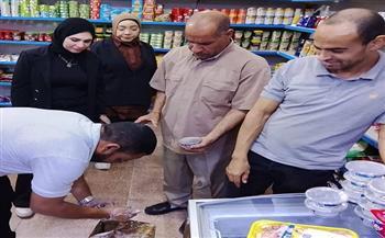 حملات رقابية موسعة بالقصير لضبط الأسواق ومصادرة مواد غذائية مجهولة المصدر 