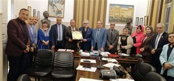 اتحاد كتاب مصر يناقش ملفات تنظيمية وتطوير العمل النقابي بالفروع