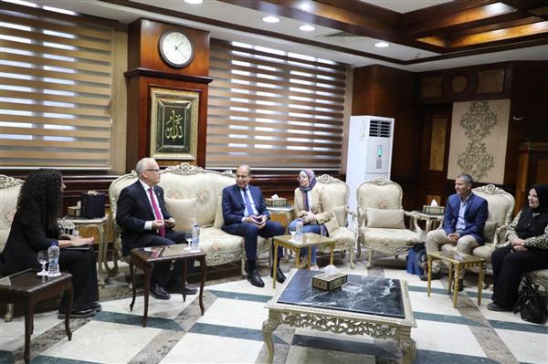 سفير السويد لدى مصر يتفقد مشروعات تنموية بالمنيا 