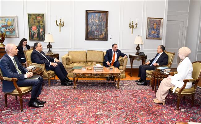 وزير الخارجية يلتقي رئيس لجنة الشئون العربية بمجلس النواب