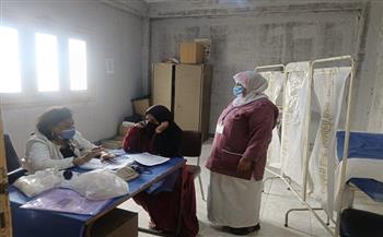 "صحة المنيا": فحص 985 حالة في قافلة طبية بسمالوط