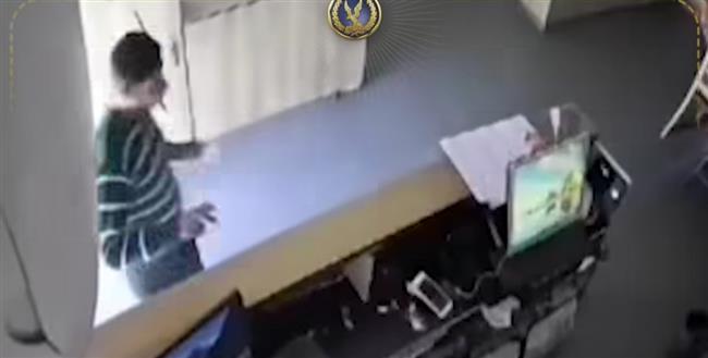  الداخلية تكشف ملابسات سرقة هاتفين داخل مطعم بالمنوفية.. وضبط المتهم وإعادة المسروقات