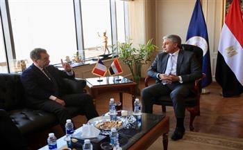 وزير السياحة والآثار يبحث مع سفير فرنسا بالقاهرة تعزيز التعاون في المجالات ذات الاهتمام المشترك
