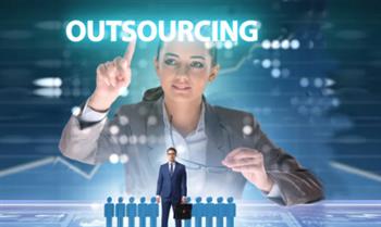 «التعهيد»..  رهان «تكنولوجيا المعلومات» لقيادة الاستثمارات