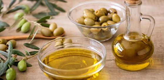 5 أطعمة تعزز صحة الكبد وتحمي من الأمراض.. منها زيت الزيتون