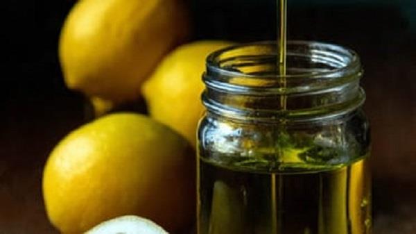 مشروب زيت الزيتون والليمون.. هل يهدئ حب الشباب في 7 أيام؟