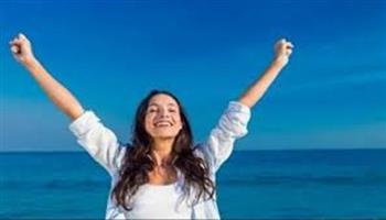 دراسة تؤكد: ساعات النهار هي أفضل أوقات الشعور بالسعادة لدى المرأة