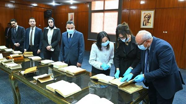 وزيرة الثقافة ومحافظ البحيرة تشهدان توقيع بروتوكول تعاون لإحياء وتطوير مكتبة البلدية بدمنهور 