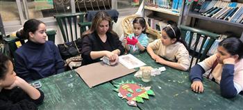 ورش فنون تشكيلية للأطفال بمكتبة الشيخ زايد الثقافية