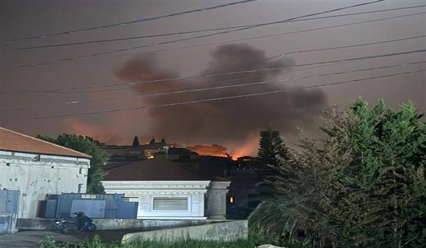 غارات إسرائيلية عنيفة على بلدة كفرحتى بقضاء صيدا جنوبي لبنان 