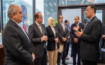 وزير المالية يؤكد أهمية تعزيز آليات التواصل المباشر مع الممولين إلكترونيًا