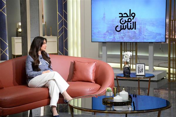 في حلقة فنية خاصة.. درة ضيفة في برنامج «واحد من الناس» الليلة 