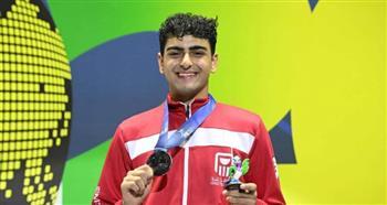 وزير الرياضة يهنئ عبدالرحمن طلبه بعد فوزه بفضية العالم لسلاح الشيش 