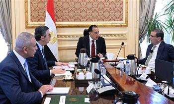 مدبولي يتابع موقف توافر السلع الاستراتيجية واستعدادات موسم توريد القمح المحلي