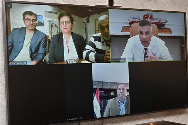 محافظ جنوب سيناء يعلن عن مشروع يدمج الألواح الشمسية مع الأراضي الزراعية 