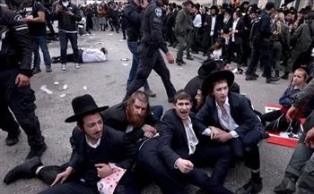 يهود "الحريديم" يتظاهرون أمام مكتب التجنيد بالقدس احتجاجًا على التجنيد الإجباري