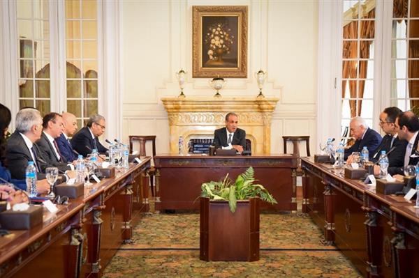 وزير الخارجية يستقبل وفد غرفة التجارة الأمريكية بالقاهرة لتعزيز الشراكة الاقتصادية والاستثمارية 
