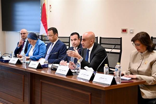 وزير التربية والتعليم: نعمل على إصدار قانون متكامل لتنظيم استخدام وسائل التواصل الاجتماعي دون حجبها 