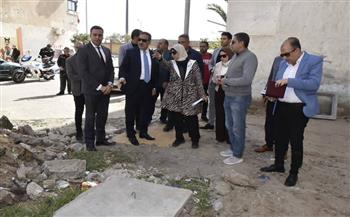 محافظ بورسعيد يتفقد أعمال تطوير ورفع كفاءة المرحلة الأولى من منطقة عمر بن عبد العزيز بحي الزهور