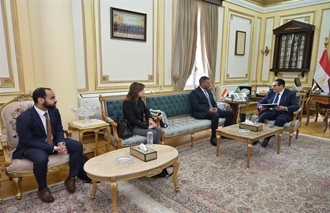 جامعة القاهرة تبحث تعزيز التعاون مع البورصة المصرية لنشر الثقافة المالية والاستثمارية 