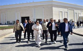 وزيرة الإسكان تتفقد الحي اللاتيني ومركز المؤتمرات والمعارض بالعلمين الجديدة