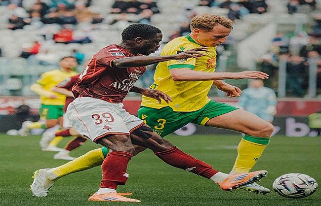 الدوري الفرنسي.. نانت يتعادل سلبيًا مع ميتز تحت أنظار مصطفى محمد  