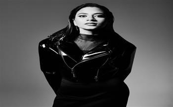 بسنت حاتم تتألق بإطلالة الأبيض والأسود وتبرز أناقتها العصرية