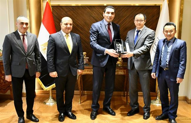 وزير الرياضة يبحث التعاون المشترك مع كبري الشركات الصينية للمعدات الرياضية  