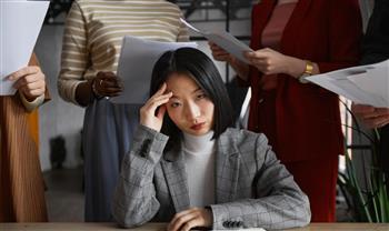 هل من حولك وراء إرهاقك الذهني؟.. اعرفي العلامات