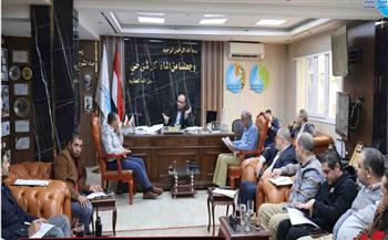 رئيس مياه سوهاج يبحث موقف مشروعات مياه الشرب والصرف الصحي الجاري تنفيذها