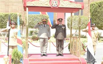 الفريق أحمد خليفة رئيس أركان حرب القوات المسلحة يلتقى رئيس هيئة الأركان العامة للقوات المسلحة بجمهورية الكونغو