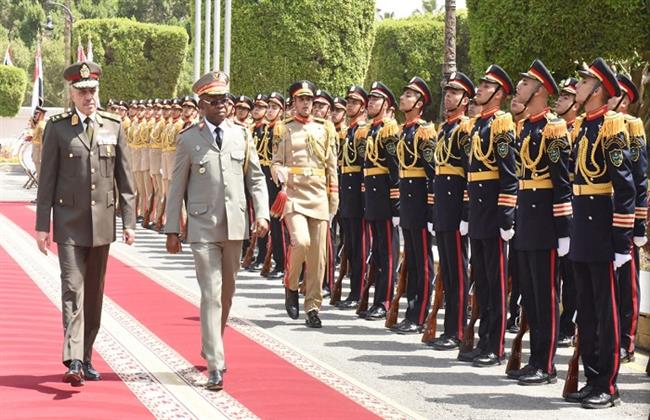 رئيس أركان حرب القوات المسلحة يلتقي رئيس هيئة الأركان العامة للقوات المسلحة بجمهورية الكونغو الديمقراطية 