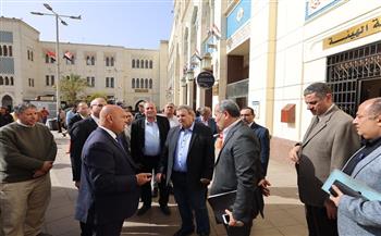 خلال جولته بمحطة رمسيس.. وزير النقل: تطبيق مبدأ الثواب والعقاب والالتزام التام بما تنص عليه لائحة الهيئة