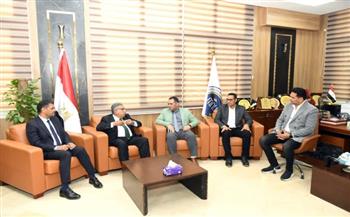 محافظ الدقهلية يهنئ الدكتور محمد عبدالعظيم بمناسبة توليه مهام رئيس جامعة المنصورة الأهلية 