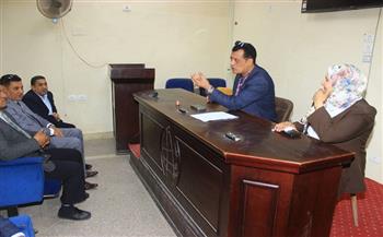 مدير تعليم سوهاج يلتقي مسؤولي الإتصال السياسي لتعزيز سرعة الاستجابة وتطوير آليات العمل