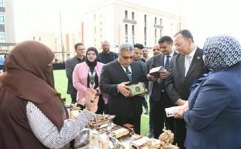 محافظ الدقهلية ونائبه ورئيس جامعة المنصورة الجديدة يتفقدون معرض "أيادي مصر" الـ41 لدعم أصحاب الحرف والمنتجات