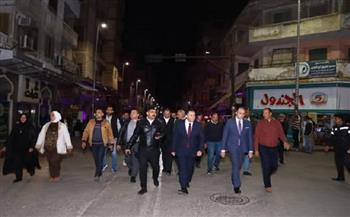 محافظ دمياط يقود حملة ميدانية لمتابعة تطبيق قرار غلق المحال العامة بسوق الحسبة