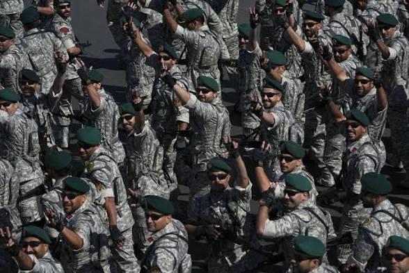 الجيش الإيراني: مقتل 4 ضباط من القوات البرية خلال قصف أمريكي لجنوب أصفهان